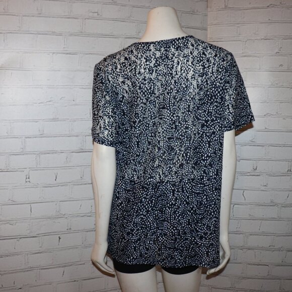 🌊 Grayson Navy & White Blouse – Soft Drape & Classic Contrast – Size L - Picture 3 of 5